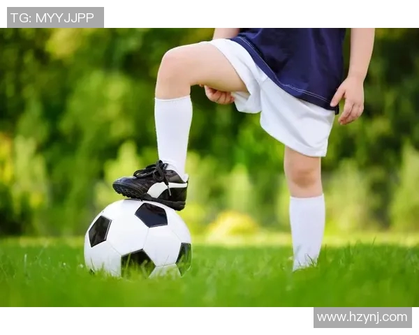 足球明星的孩子们天真可爱展现童趣魅力引人注目