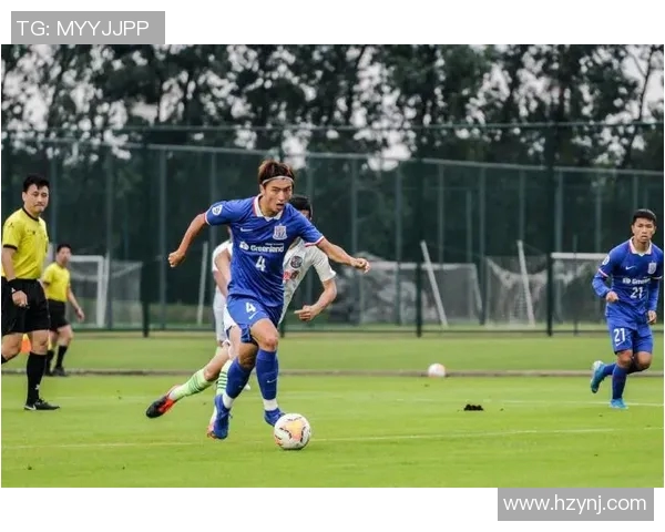 中国足球明星中锋的崛起与挑战：从青训到职业生涯的全景分析