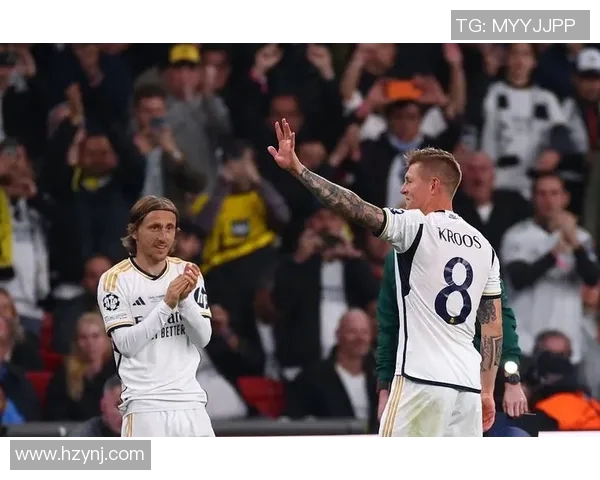 克罗斯：从天才少年到足球巨星的辉煌历程与传奇故事